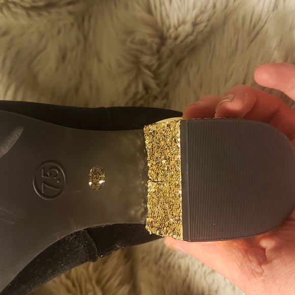 20% off SALE Liz Claiborne 2in Golden Heels size 7.5 - Picture 5 of 8